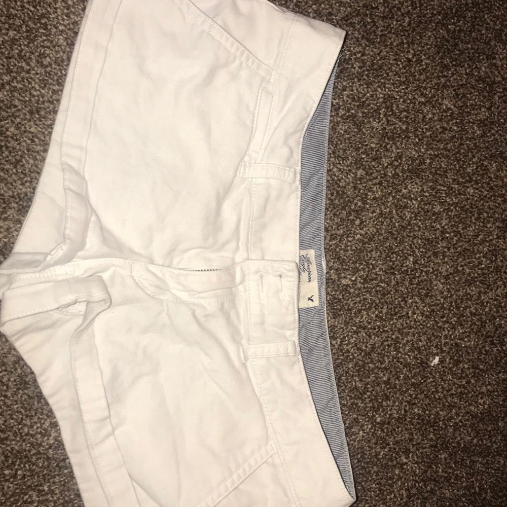 American Eagle white shorts